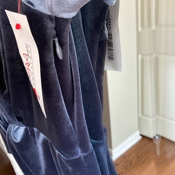 Cotton Candy Velvet Long Sleeve Dress size Medium - New with tags! - Picture 9 of 10